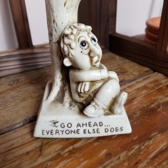 Vintage 1968 Russ Berries Co's Go Ahead ... Everyone Else Does Figurine 5.5" - Picture 2 of 10